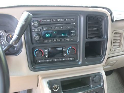 Used 2004 Chevrolet Silverado 2500 LT AWD/4WD image 21