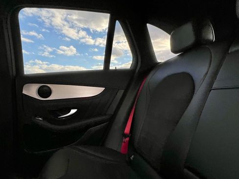 Certified 2022 Mercedes-Benz GLC 43 AMG 4MATIC image 19