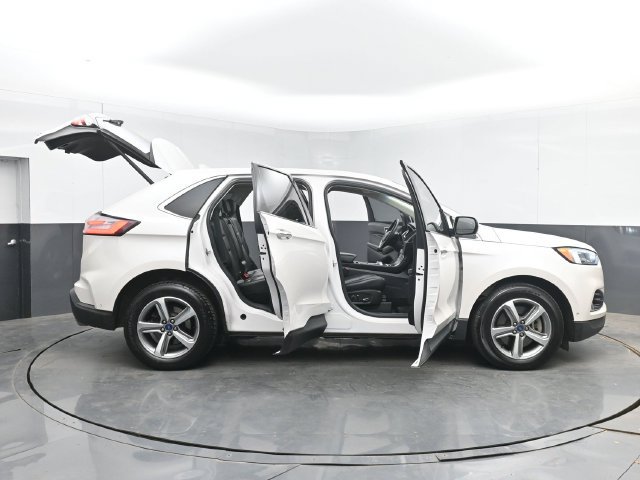 Used 2019 Ford Edge Titanium w/ Equipment Group 301A AWD/4WD image 52