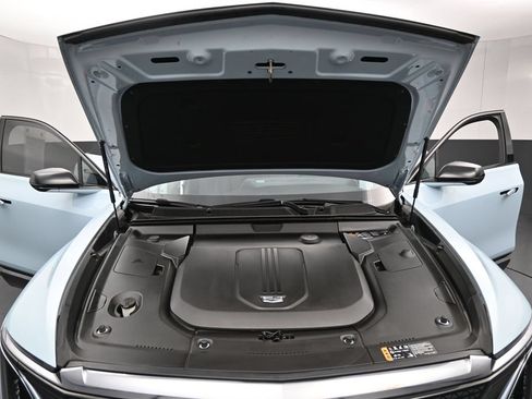 Used 2024 Cadillac Lyriq Sport RWD image 39