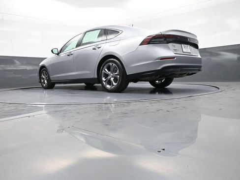 Used 2024 Honda Accord EX image 32