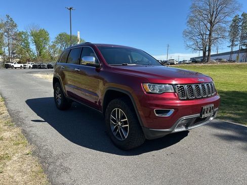 Used 2017 Jeep Grand Cherokee Limited image 3