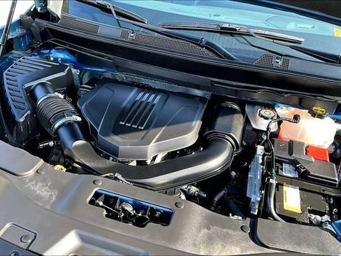 Used 2024 Chevrolet Traverse LT w/ Trailering Package FWD image 32