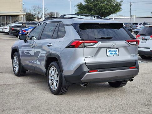 Used 2019 Toyota RAV4 Limited image 5