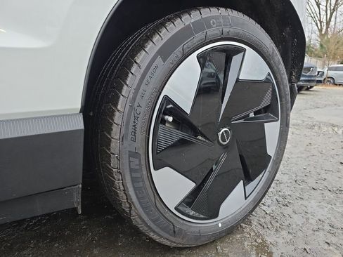 New 2025 Volvo EX30 Plus w/ Protection Package Premier image 43