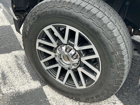 Used 2019 Ford F250 Lariat w/ Lariat Value Package image 9