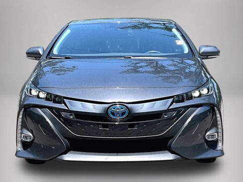 Used 2022 Toyota Prius Prime Limited FWD image 3