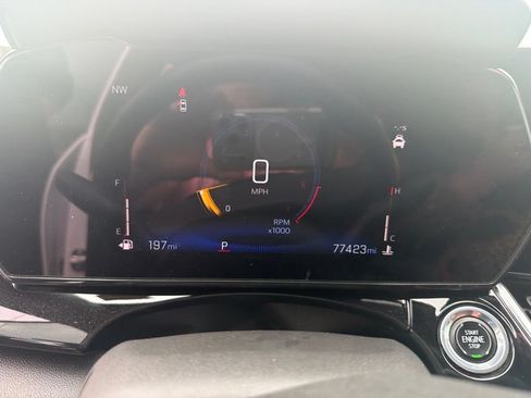 Used 2024 Chevrolet Trax RS w/ Sunroof Package FWD image 10