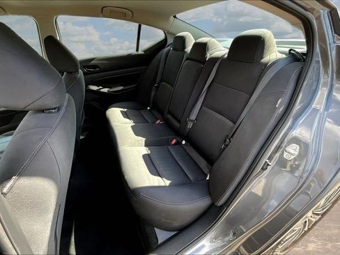 Used 2024 Nissan Altima 2.5 SV FWD image 23
