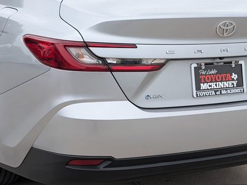 Used 2025 Toyota Camry LE FWD image 7