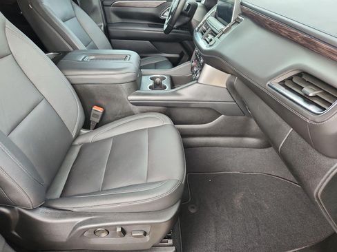Certified 2024 Chevrolet Tahoe Z71 w/ Luxury Package AWD/4WD image 27