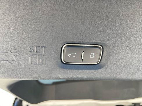 Used 2025 Lincoln Navigator Reserve w/ Jet Appearance Package AWD/4WD image 12