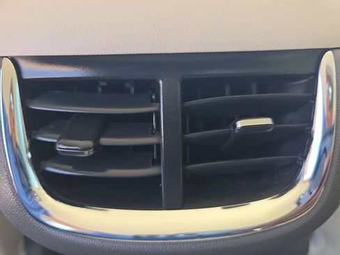 Used 2019 Chevrolet Malibu LT w/ Leather Package FWD image 20