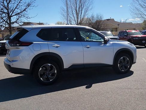 Used 2025 Nissan Rogue SV AWD/4WD image 13