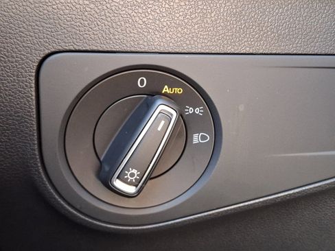 Certified 2024 Volkswagen Tiguan SE image 24