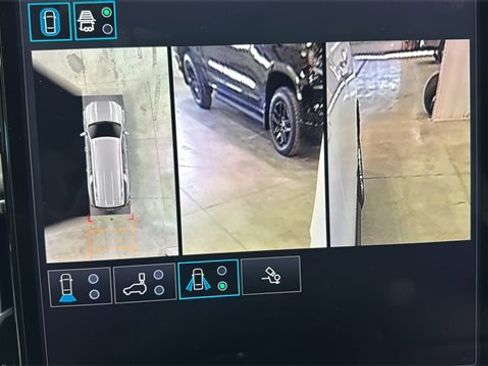 Used 2025 GMC Yukon XL Denali image 20