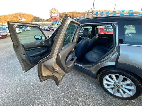 Used 2016 MINI Cooper Clubman image 14