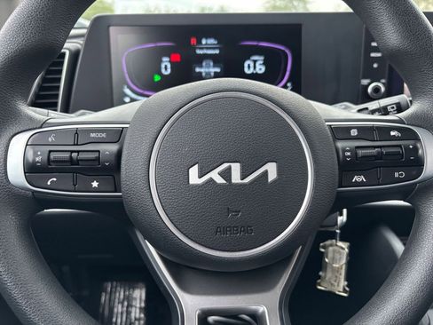 Used 2025 Kia Sportage LX image 27