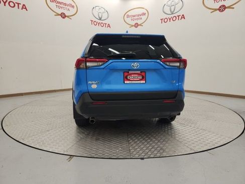 Used 2019 Toyota RAV4 LE image 7