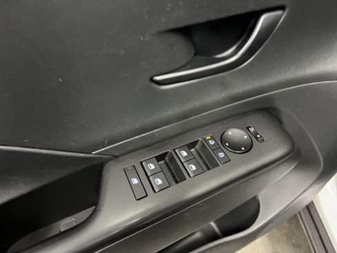 Used 2025 Hyundai Kona SEL image 22