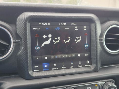 Used 2023 Jeep Wrangler Unlimited Sahara AWD/4WD image 17