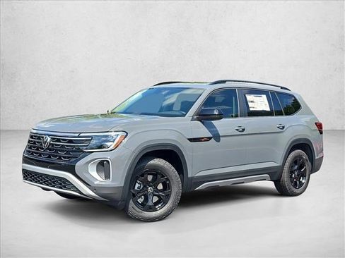 Used 2026 Volkswagen Atlas Peak Edition AWD/4WD image 1