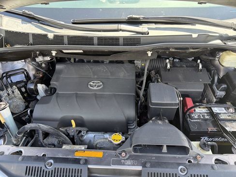 Used 2015 Toyota Sienna XLE Premium FWD image 33