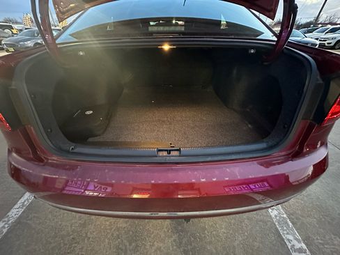 Used 2016 Volkswagen Passat 1.8T SE image 32