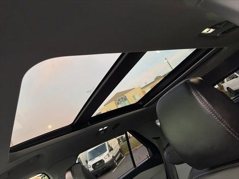 Used 2022 Ford Explorer XLT w/ Equipment Group 202A image 26