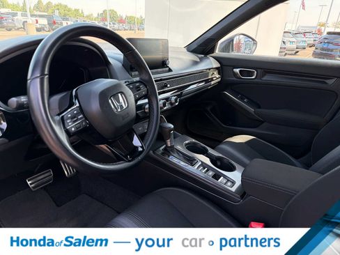 Used 2025 Honda Civic Sport image 2
