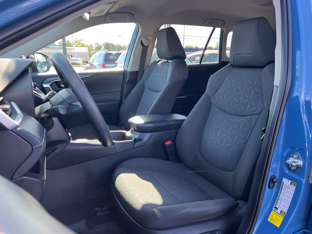 Used 2023 Toyota RAV4 AWD Hybrid image 18