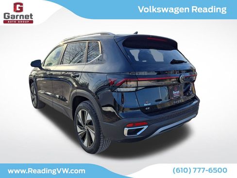 New 2026 Volkswagen Taos SE image 3