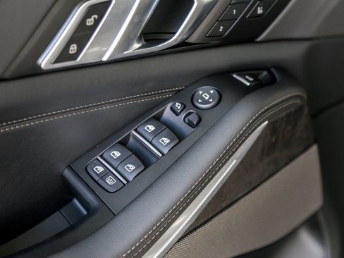 New 2026 BMW X7 xDrive40i w/ M Sport Package image 18