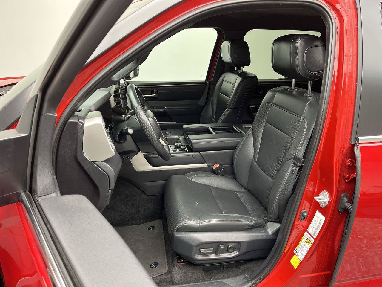 Used 2025 Toyota Tundra Limited AWD/4WD image 9