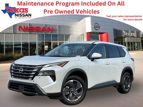 Used 2025 Nissan Rogue SV image 1