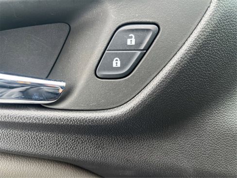 Used 2025 Chevrolet Trax ACTIV w/ Driver Confidence Package image 40