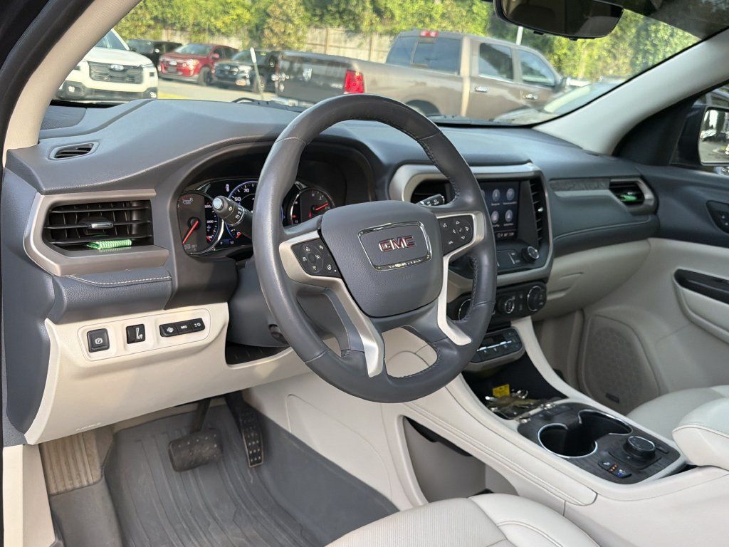 Used 2021 GMC Acadia Denali w/ Denali Technology Package FWD image 10