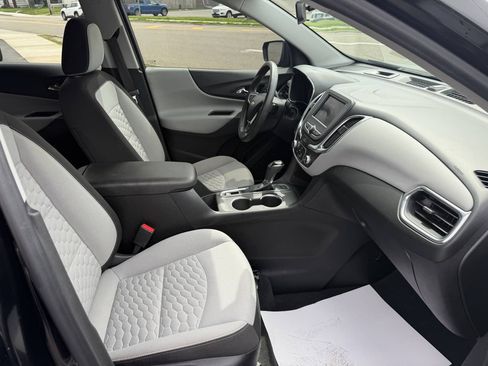 Used 2020 Chevrolet Equinox LS AWD/4WD image 18