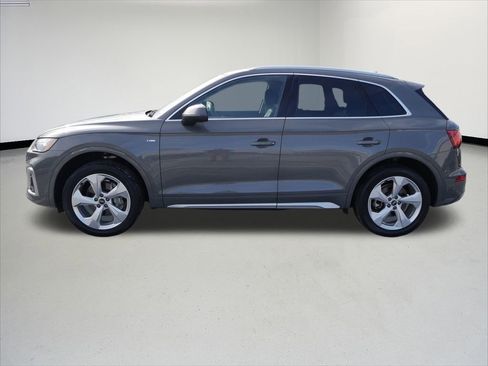 Certified 2023 Audi Q5 2.0T Premium Plus w/ Premium Plus Package image 2