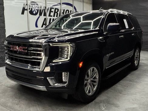Used 2023 GMC Yukon SLT w/ SLT Premium Package AWD/4WD image 3