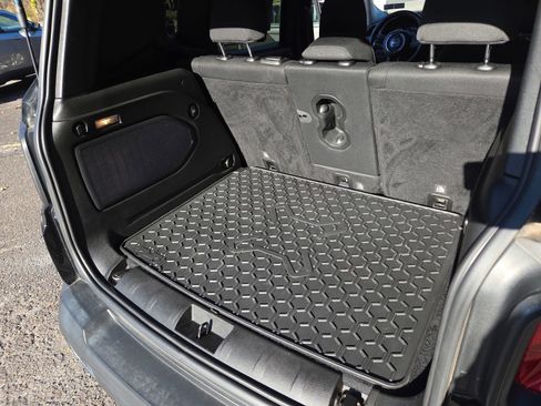 Used 2015 Jeep Renegade Latitude w/ Popular Equipment Group image 34