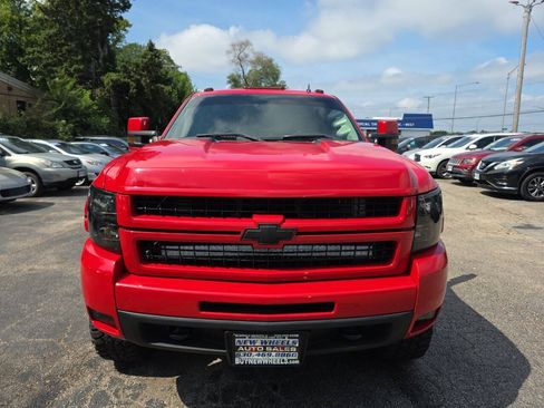Used 2009 Chevrolet Silverado 2500 LT w/ Exterior Plus Package AWD/4WD image 4