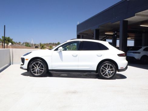 Certified 2026 Porsche Macan AWD/4WD image 2