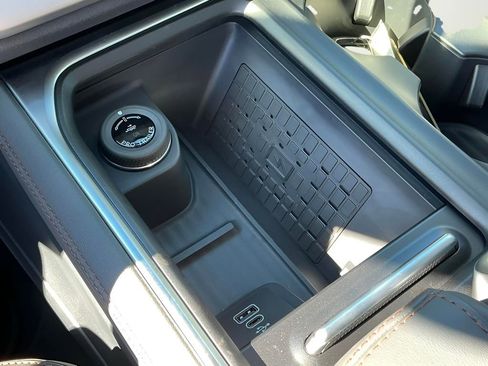 New 2025 Ford Expedition Active image 38