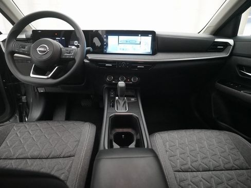 Certified 2025 Nissan Kicks SV image 5