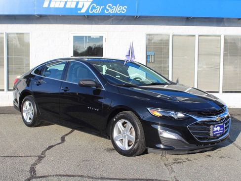 Used 2023 Chevrolet Malibu LS image 2