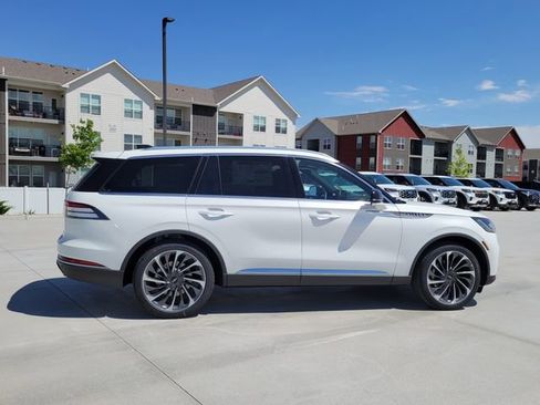 New 2026 Lincoln Aviator Reserve AWD/4WD image 2
