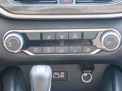 Used 2025 Nissan Altima 2.5 SV FWD image 16