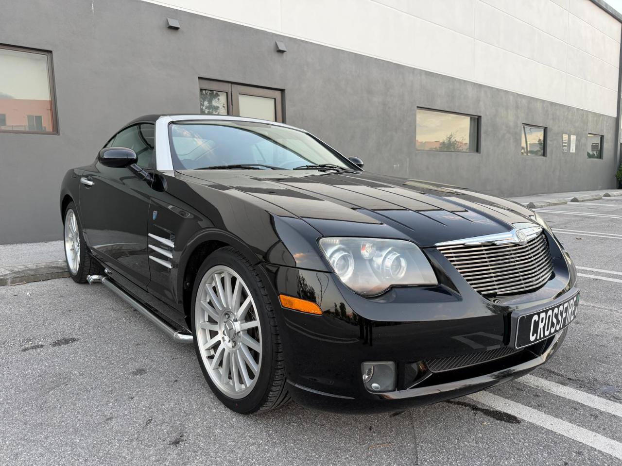 Used 2004 Chrysler Crossfire Coupe RWD image 2