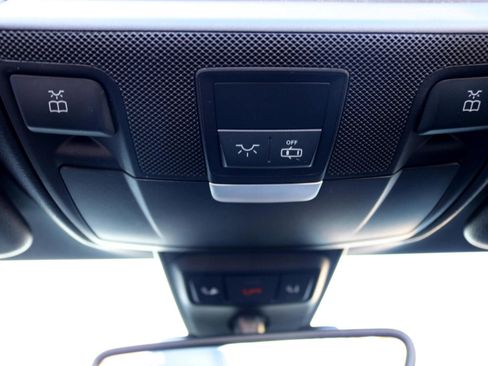 Used 2017 Mercedes-Benz C 300 Cabriolet image 33